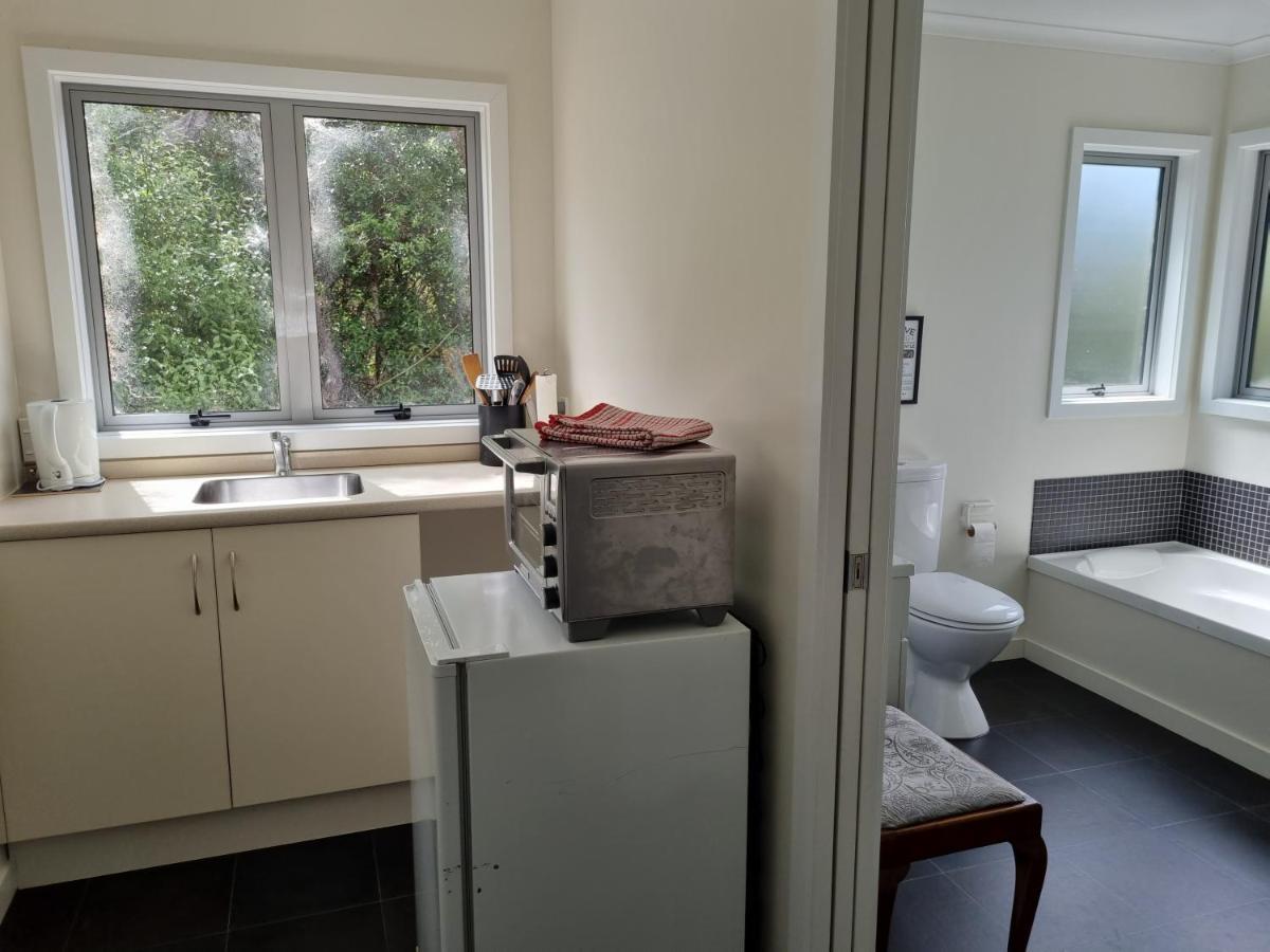 Apartamento Tree House Taieri Mouth Exterior foto